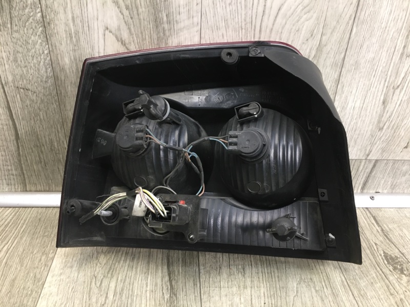 Фонарь наружный правый CHARGER 05-10 2009-2010 Седан