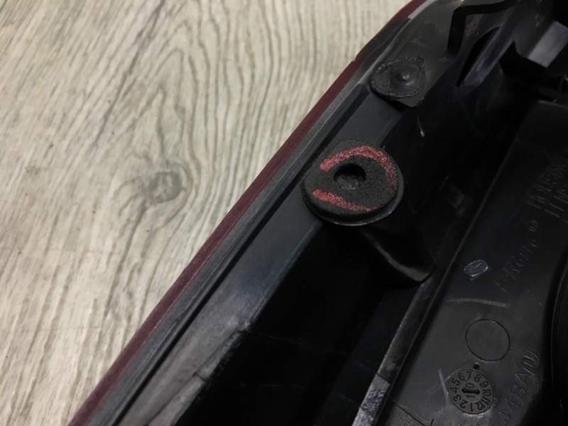 Фонарь наружный правый CHARGER 05-10 2009-2010 Седан