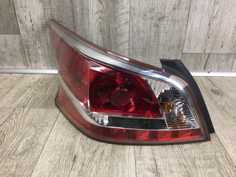 Фонарь наружный левый ALTIMA L33 12-18 Седан