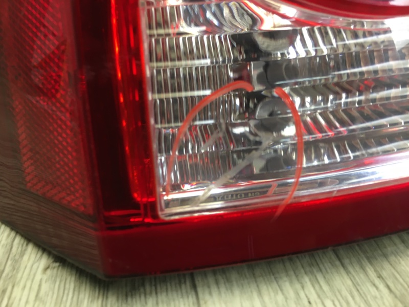 Фонарь наружный левый CHARGER 05-10 2009-2010 Седан