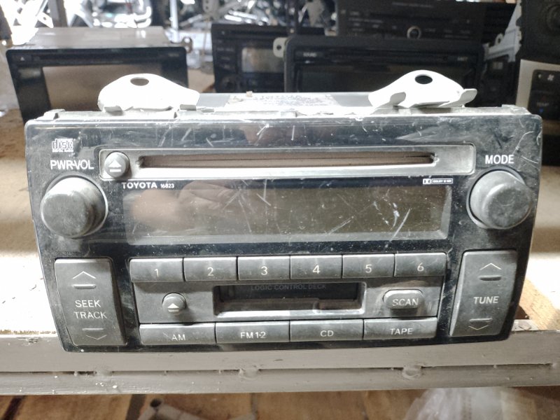 Магнитола TOYOTA CAMRY 30 02-06 86120-AA040 Б/У