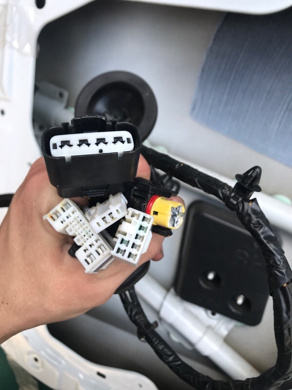 Дверь задняя правая ELANTRA AD 16- 2016 2.0 G4NH