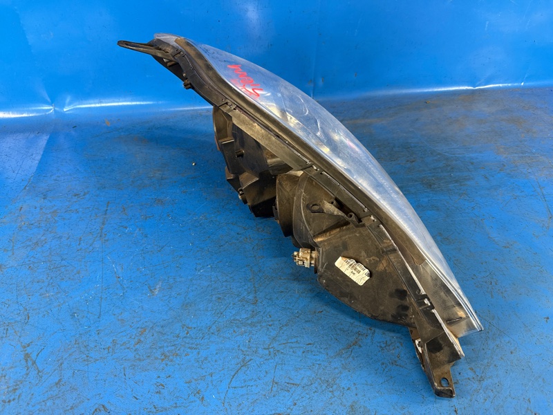 Фара левая TOYOTA SIENNA 03-10 Фара левая TOYOTA SIENNA 03-10