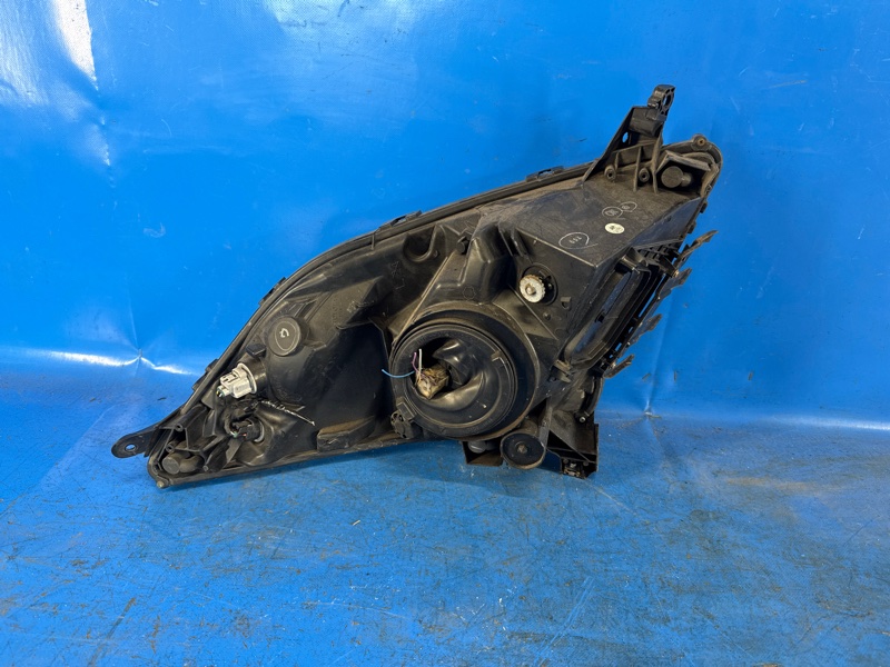 Фара левая TOYOTA PRIUS - 20 03-11