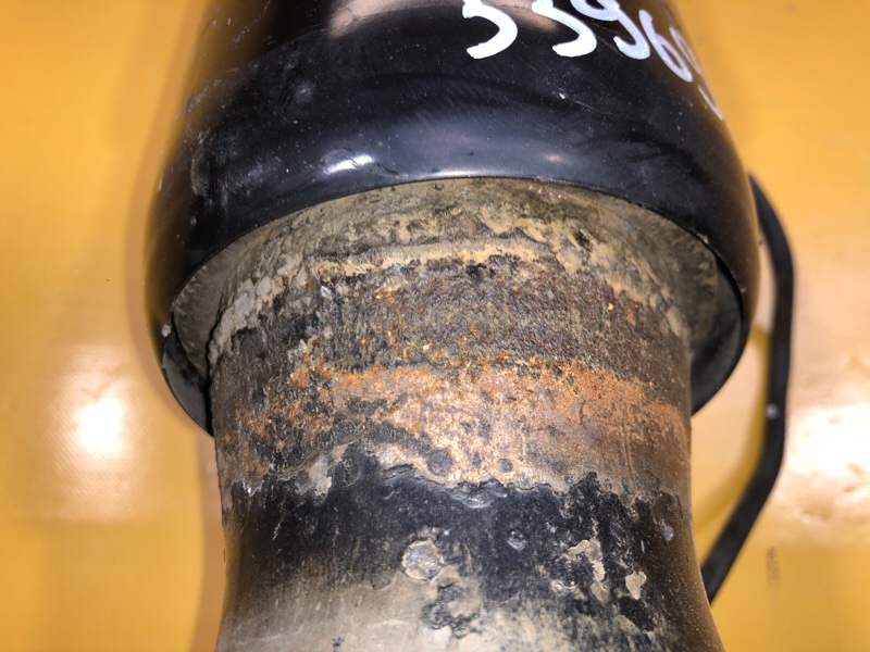 Пневмоамортизатор подвески задний LS500 18- Пневмоамортизатор подвески задний LS500 18-