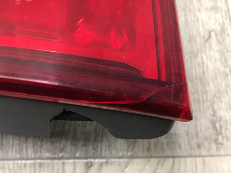 Фонарь внутренний правый MDX (YD2) 06-13