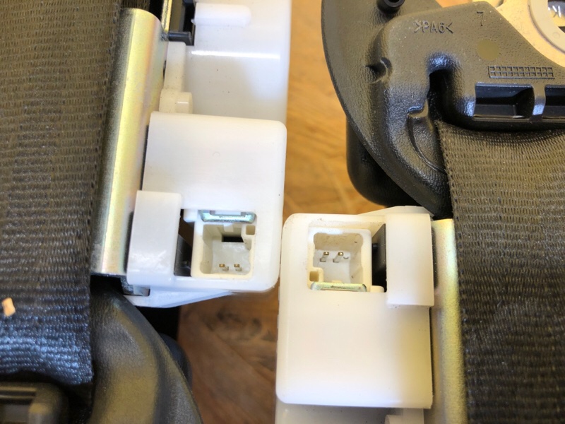 Ремень безопасности LS500 18- Ремень безопасности LS500 18-