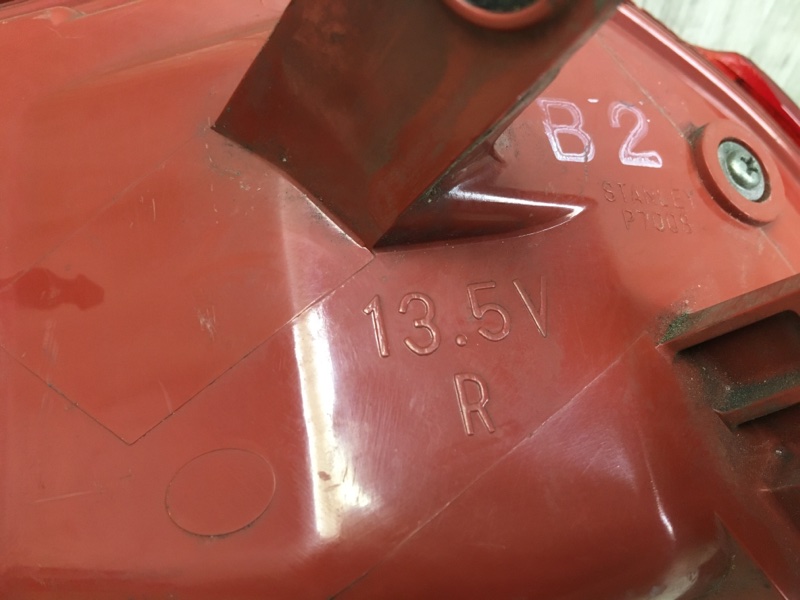 Фонарь наружный правый EX35(37) 07-12