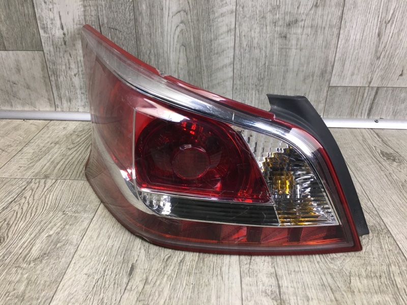 Фонарь наружный левый ALTIMA L33 12-18 Седан