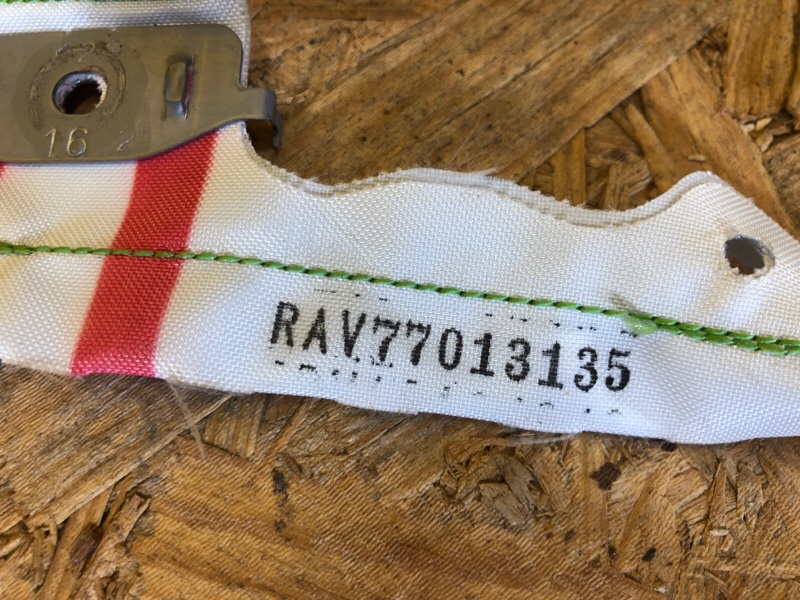 Подушка безопасности (штора) правая LS500 18-