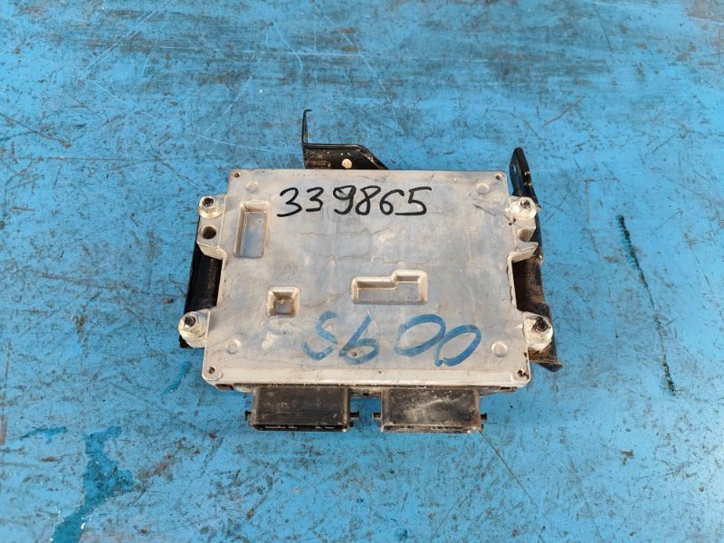 Запчасть блок управления двигателем SUZUKI KIZASHI 09-14 2010 J24B 3391057L10 Б/У Блок управления двигателем SUZUKI KIZASHI 09-14 2010 J24B 3391057L10 Б/У