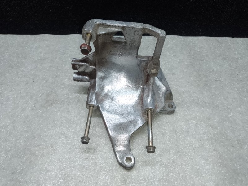 Кронштейн компрессора кондиционера SUBARU FORESTER SG 02-07 73611SA000 Б/У