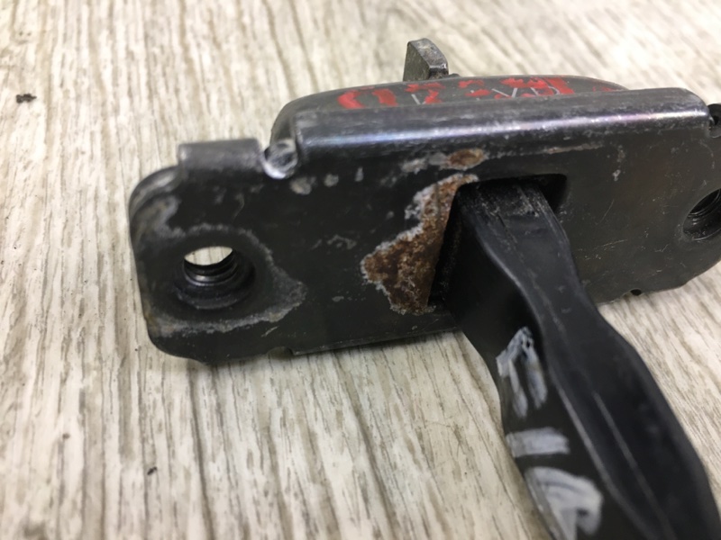 Ограничитель двери передний левый ACCENT RB 10- 2015 RB 1.6 G4FD Ограничитель двери передний левый ACCENT RB 10- 2015 RB 1.6 G4FD