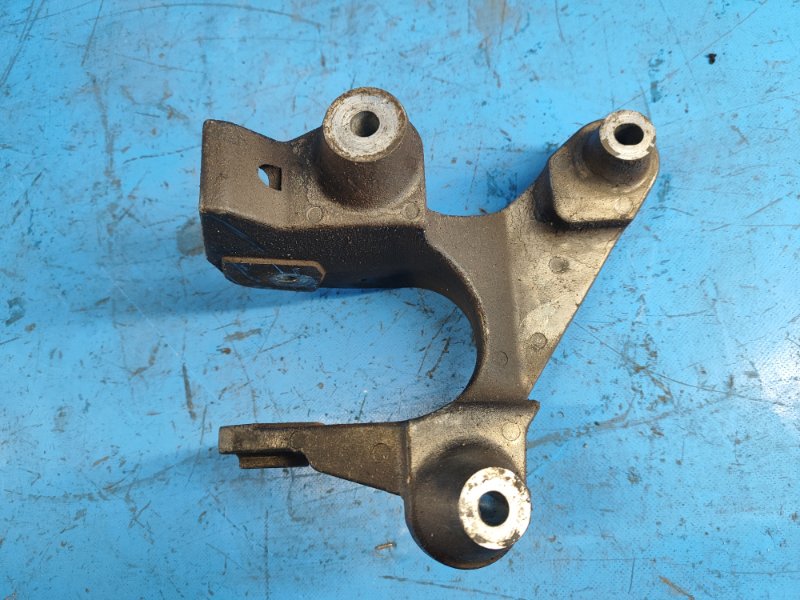 Кронштейн промежуточного вала DODGE GRAND CARAVAN 08- 3.6 ERB