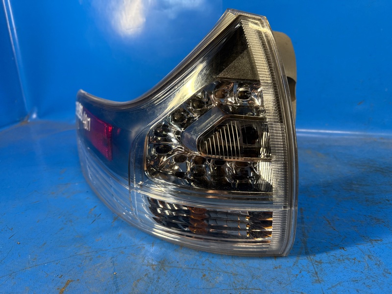 Фонарь наружный левый SIENNA 11-16 2015 3.5 2GR-FE