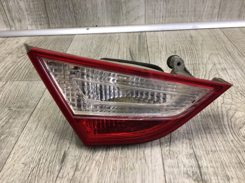 Запчасть фонарь внутренний левый HYUNDAI SONATA YF 10-14 Седан 92403-3Q000 Б/У Фонарь внутренний левый HYUNDAI SONATA YF 10-14 Седан 92403-3Q000 Б/У