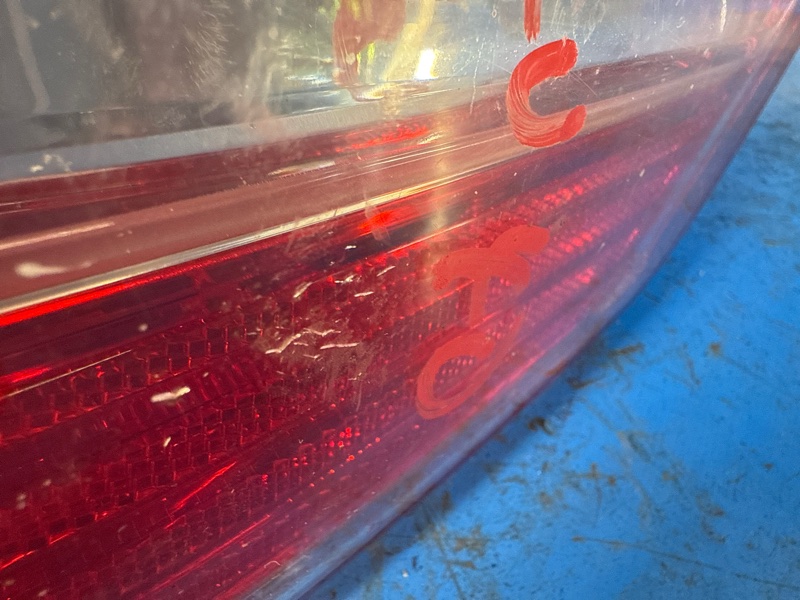 Фонарь наружный правый CAMRY 40 06-11 Фонарь наружный правый CAMRY 40 06-11