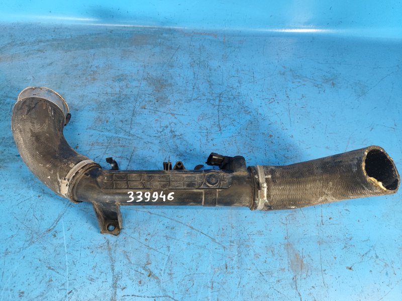 Запчасть патрубок впускной системы VOLVO XC70 07-16 B4204T11 31368609 Б/У Патрубок впускной системы VOLVO XC70 07-16 B4204T11 31368609 Б/У