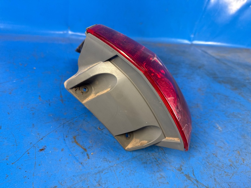 Фонарь наружный правый SIENNA 03-10