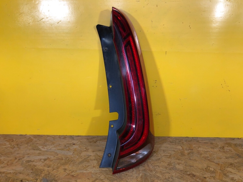 Запчасть фонарь наружный правый KIA SOUL SK3 19- 92402-K0100 Б/У Фонарь наружный правый KIA SOUL SK3 19- 92402-K0100 Б/У