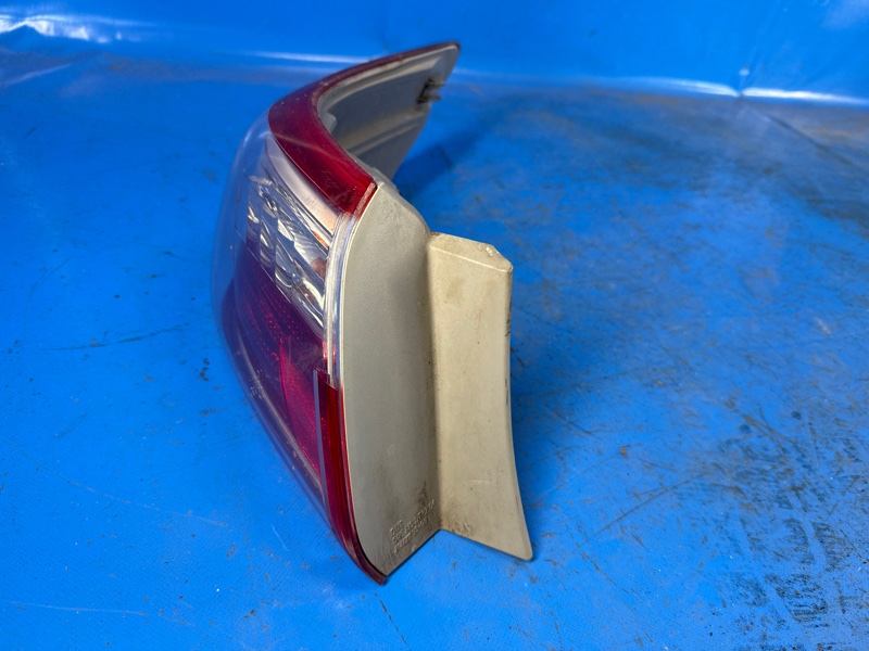 Фонарь наружный левый TOYOTA CAMRY 40 06-11 Фонарь наружный левый TOYOTA CAMRY 40 06-11