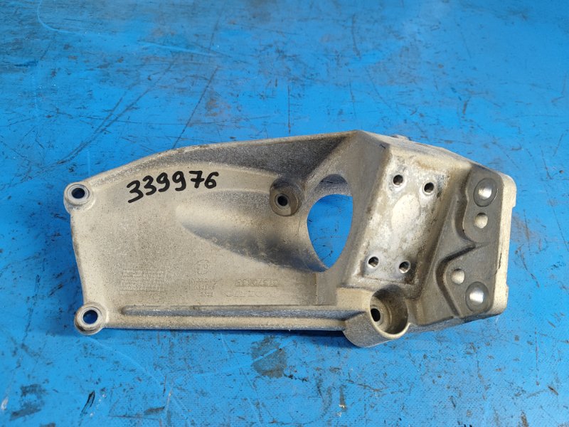 Кронштейн промежуточного вала VOLVO XC70 07-16 B4204T11 31370633 Б/У