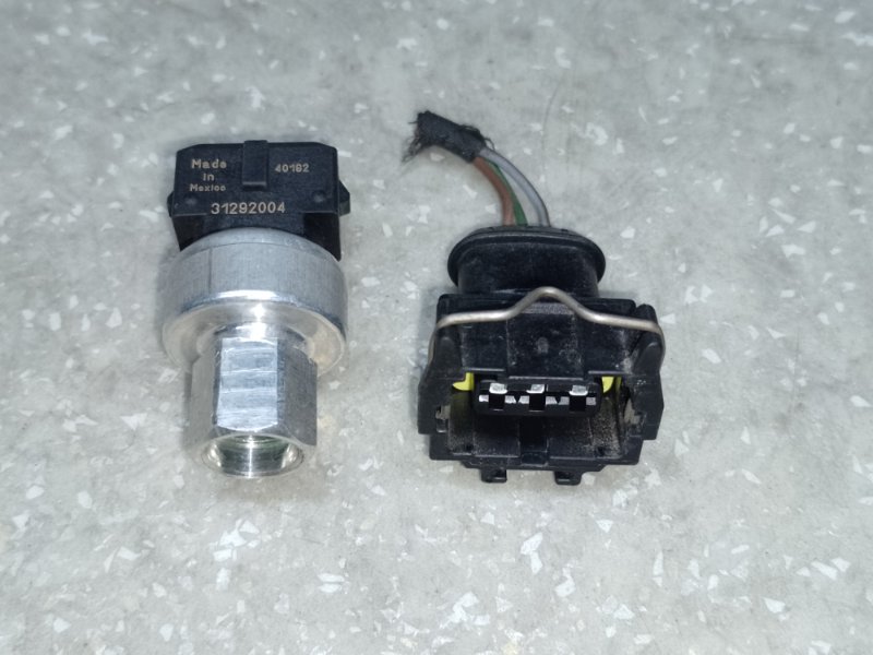 Датчик давления кондиционера VOLVO XC70 07-16 31292004 Б/У