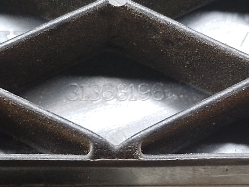 Крепление радиатора XC70 07-16 Крепление радиатора XC70 07-16