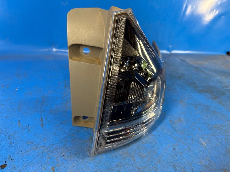 Фонарь наружный правый SIENNA 11-16 2015 3.5 2GR-FE