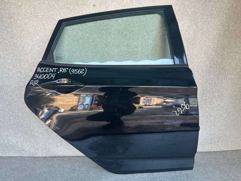 Дверь задняя правая HYUNDAI ACCENT RB 10- 2014 ХЭТЧБЭК 1.6 G4FD 77004-1R461 Б/У