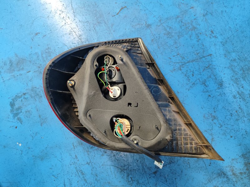 Фонарь наружный правый CAMRY 30 02-06