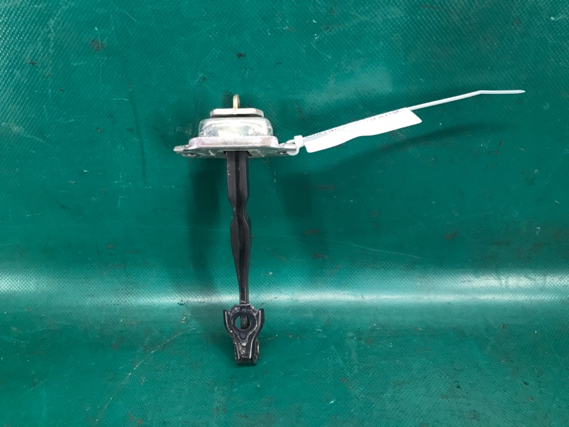 Запчасть ограничитель двери передний правый NISSAN X-TRAIL/ROGUE T32 13-20 2014 2.5 QR25DE 80430-4CL0A Б/У Ограничитель двери передний правый NISSAN X-TRAIL/ROGUE T32 13-20 2014 2.5 QR25DE 80430-4CL0A Б/У