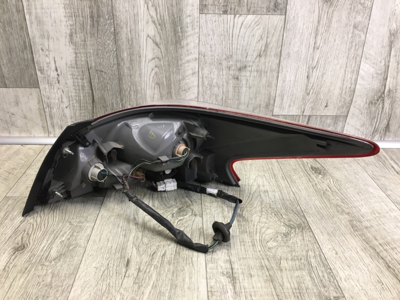 Фонарь наружный левый ALTIMA L33 12-18 L33