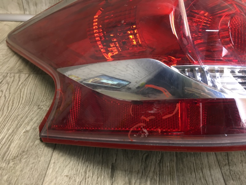 Фонарь наружный левый ALTIMA L33 12-18 L33