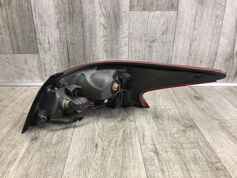 Фонарь наружный левый ALTIMA L33 12-18 L33