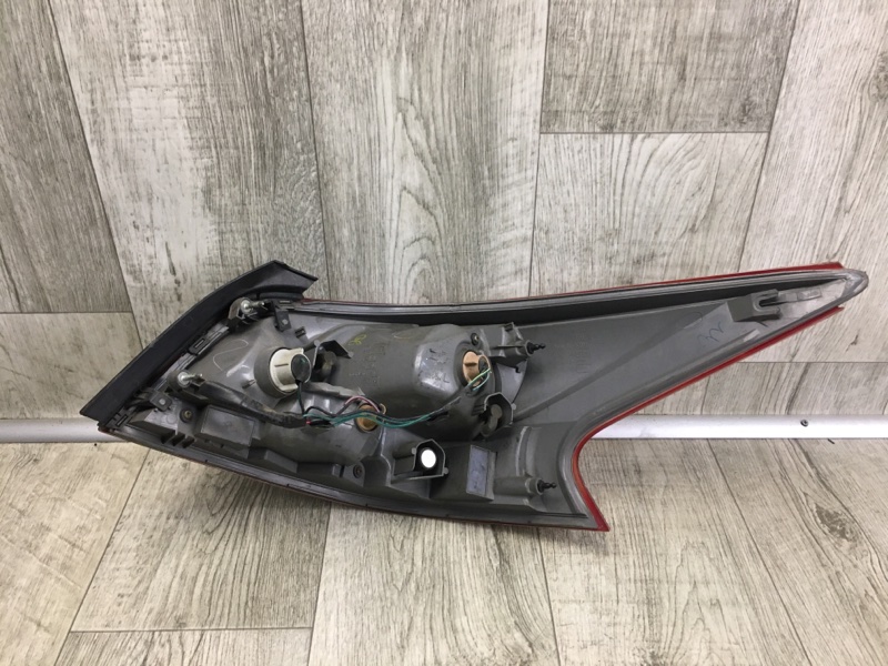 Фонарь наружный левый ALTIMA L33 12-18 L33