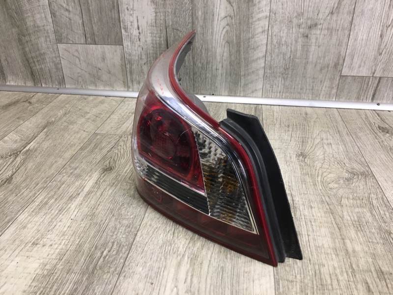 Фонарь наружный левый ALTIMA L33 12-18 L33