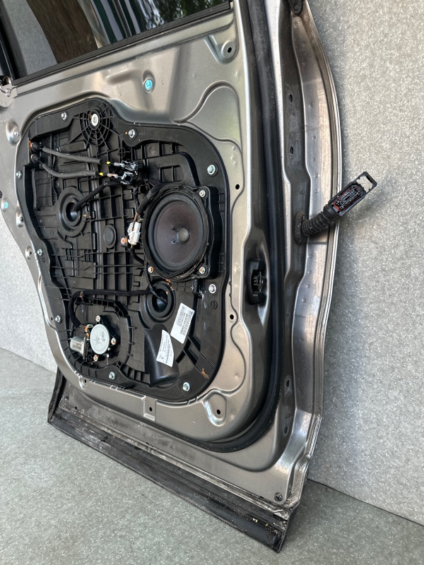 Дверь задняя левая SORENTO UM 14- 2015 2.4 G4KJ Дверь задняя левая SORENTO UM 14- 2015 2.4 G4KJ