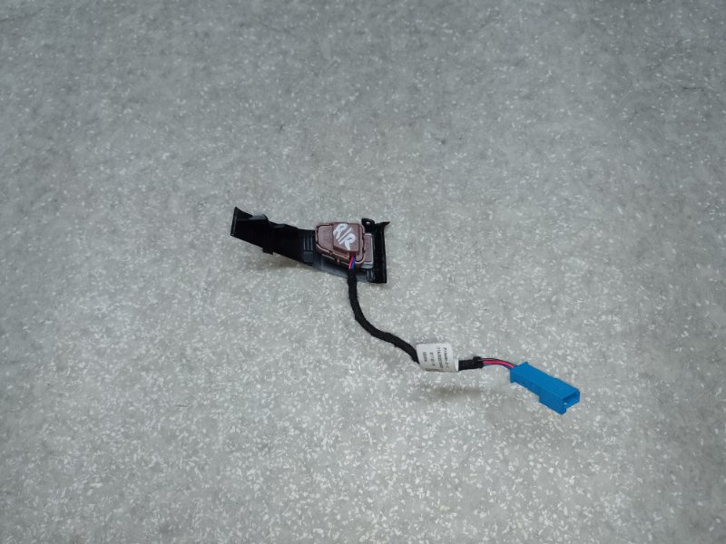 Кнопка открытия двери задняя правая MODEL Y 19- 2021