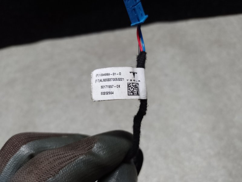 Кнопка открытия двери задняя правая MODEL Y 19- 2021