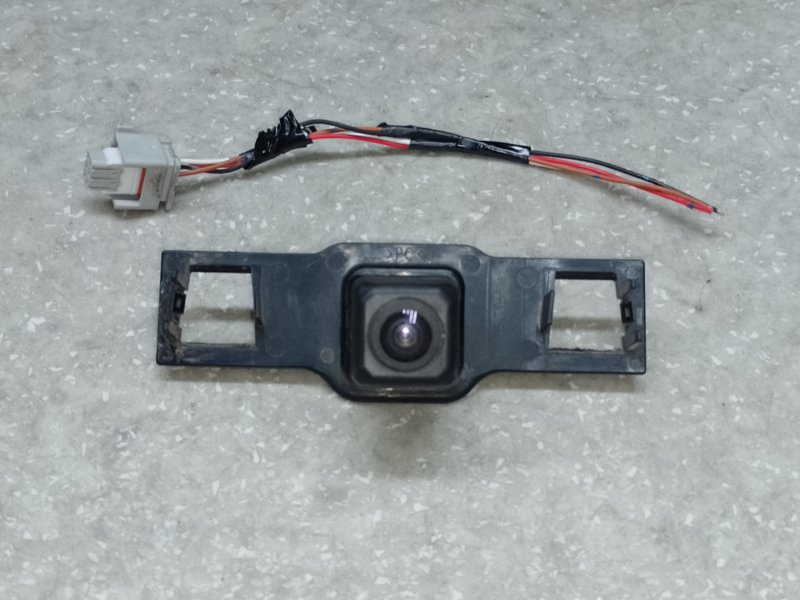 Запчасть камера заднего вида TOYOTA CAMRY 55 14-17 2016 2.5 2ARFXE 86790-06040 Б/У Камера заднего вида TOYOTA CAMRY 55 14-17 2016 2.5 2ARFXE 86790-06040 Б/У