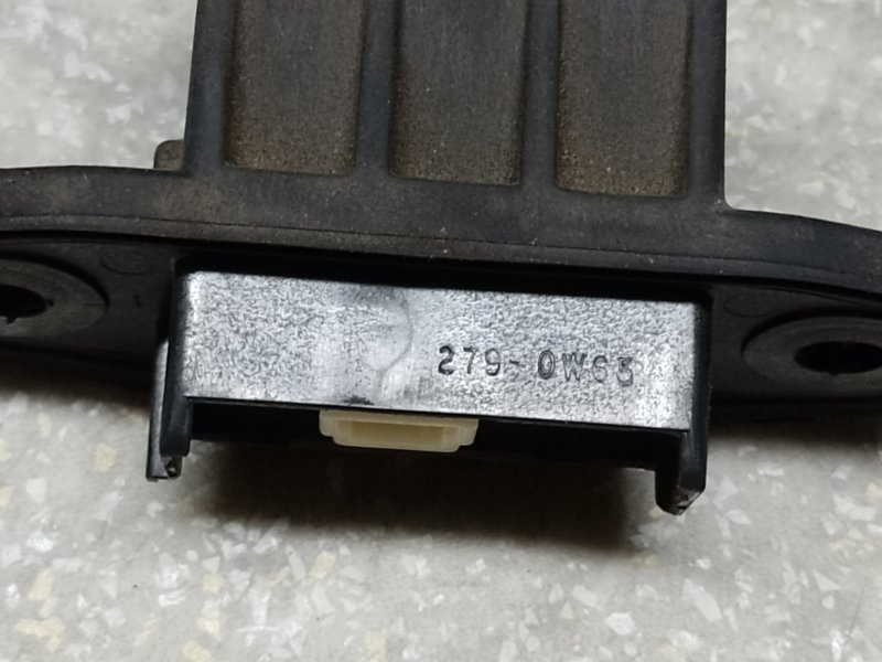 Кнопка открывания багажника наружная CAMRY 55 14-17 2016 2.5 2ARFXE