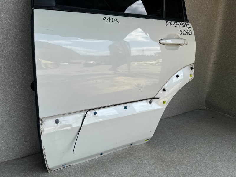 Дверь задняя левая LEXUS GX470 02-09 4.7 2UZFE