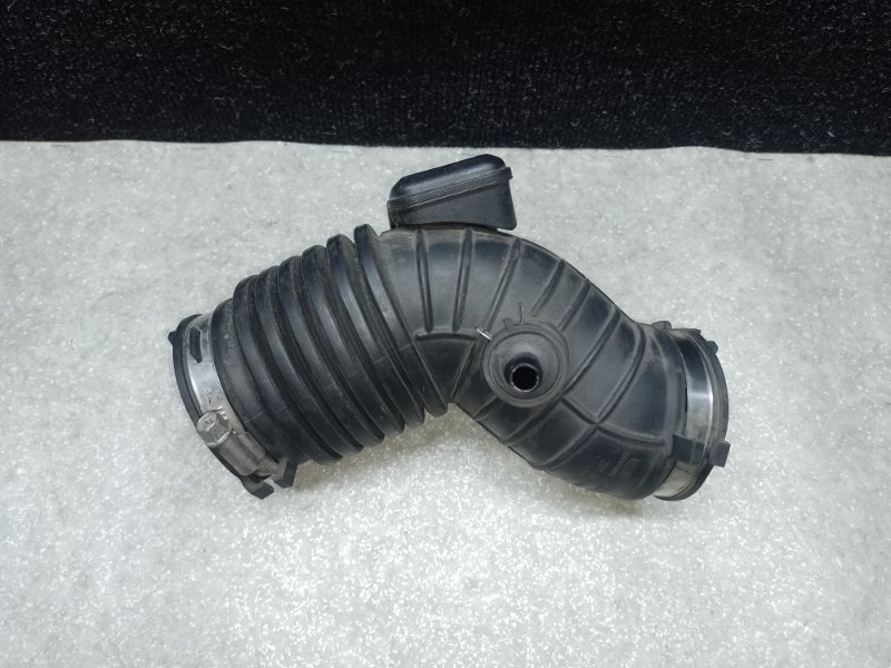 Патрубок воздушного фильтра HYUNDAI ELANTRA AD 16- 2016 2.0 G4NH 28140-F2400 Б/У