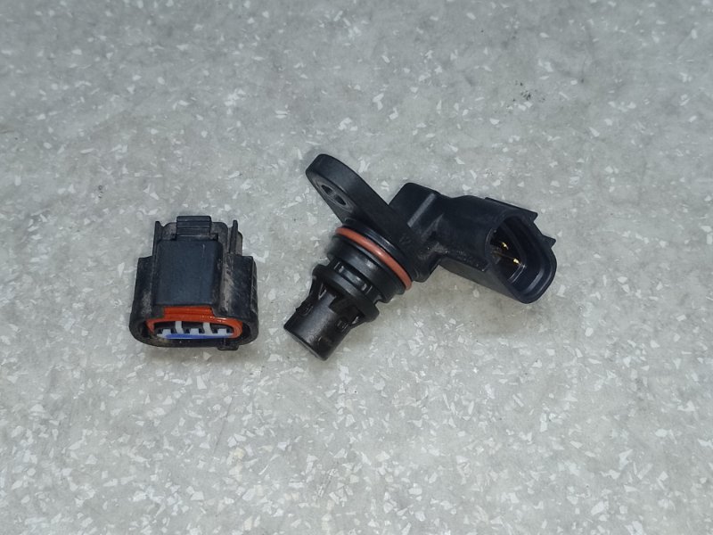 Датчик положения распредвала HYUNDAI ELANTRA AD 16- 2016 2.0 G4NH 39350-2E200 Б/У