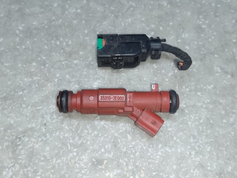 Запчасть форсунка топливная HYUNDAI ELANTRA AD 16- 2016 2.0 G4NH 35310-2E000 Б/У Форсунка топливная HYUNDAI ELANTRA AD 16- 2016 2.0 G4NH 35310-2E000 Б/У