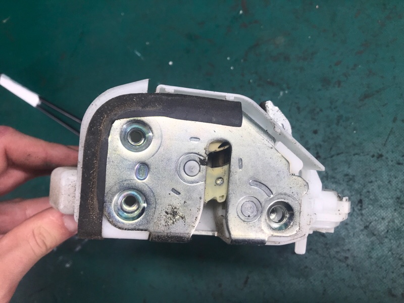 Замок двери задний правый MDX (YD2) 06-13 2009 3.7 J37A1 Замок двери задний правый MDX (YD2) 06-13 2009 3.7 J37A1