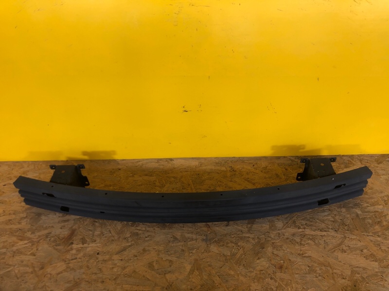 Усилитель заднего бампера LEAF 18-