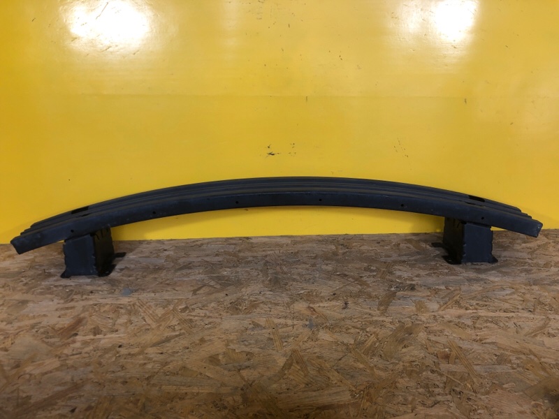 Усилитель заднего бампера LEAF 18-