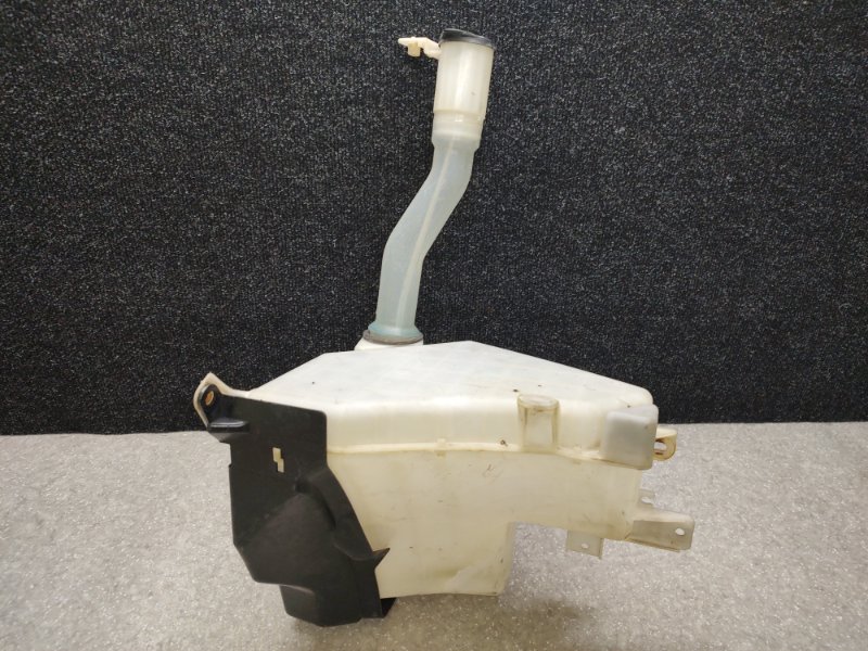 Бачок омывателя LAND CRUISER PRADO 120 02-09 Бачок омывателя LAND CRUISER PRADO 120 02-09